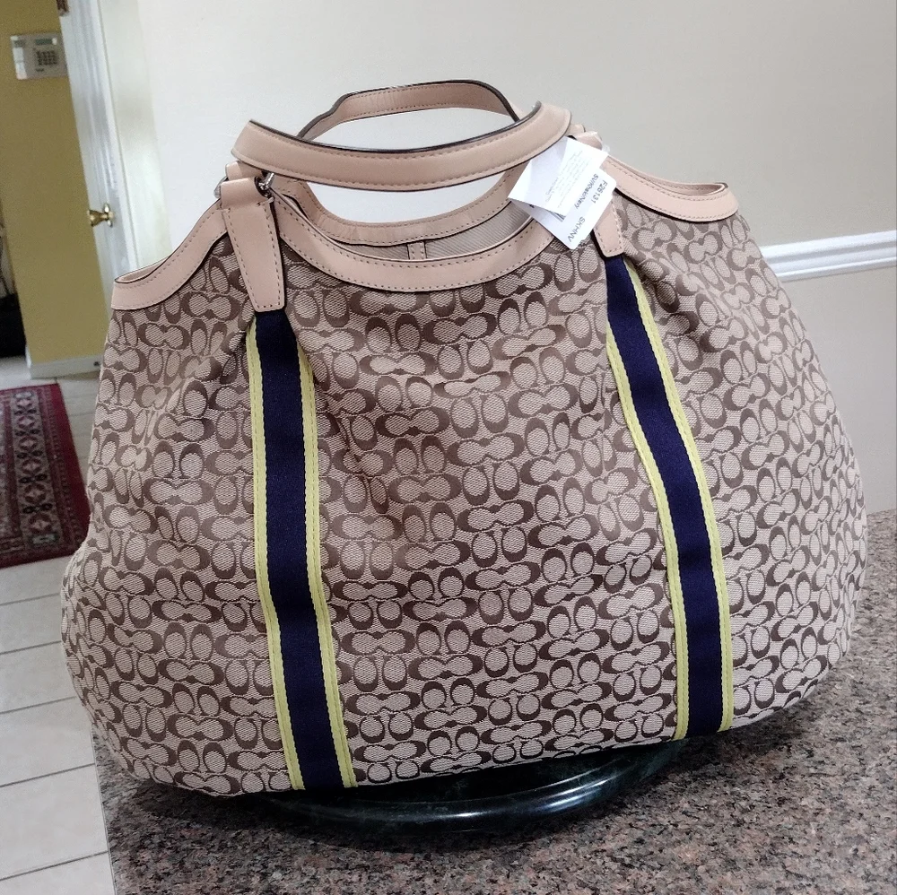 NWT COACH SIGNATURE STRIPE DEVIN SHOULDER  Tote